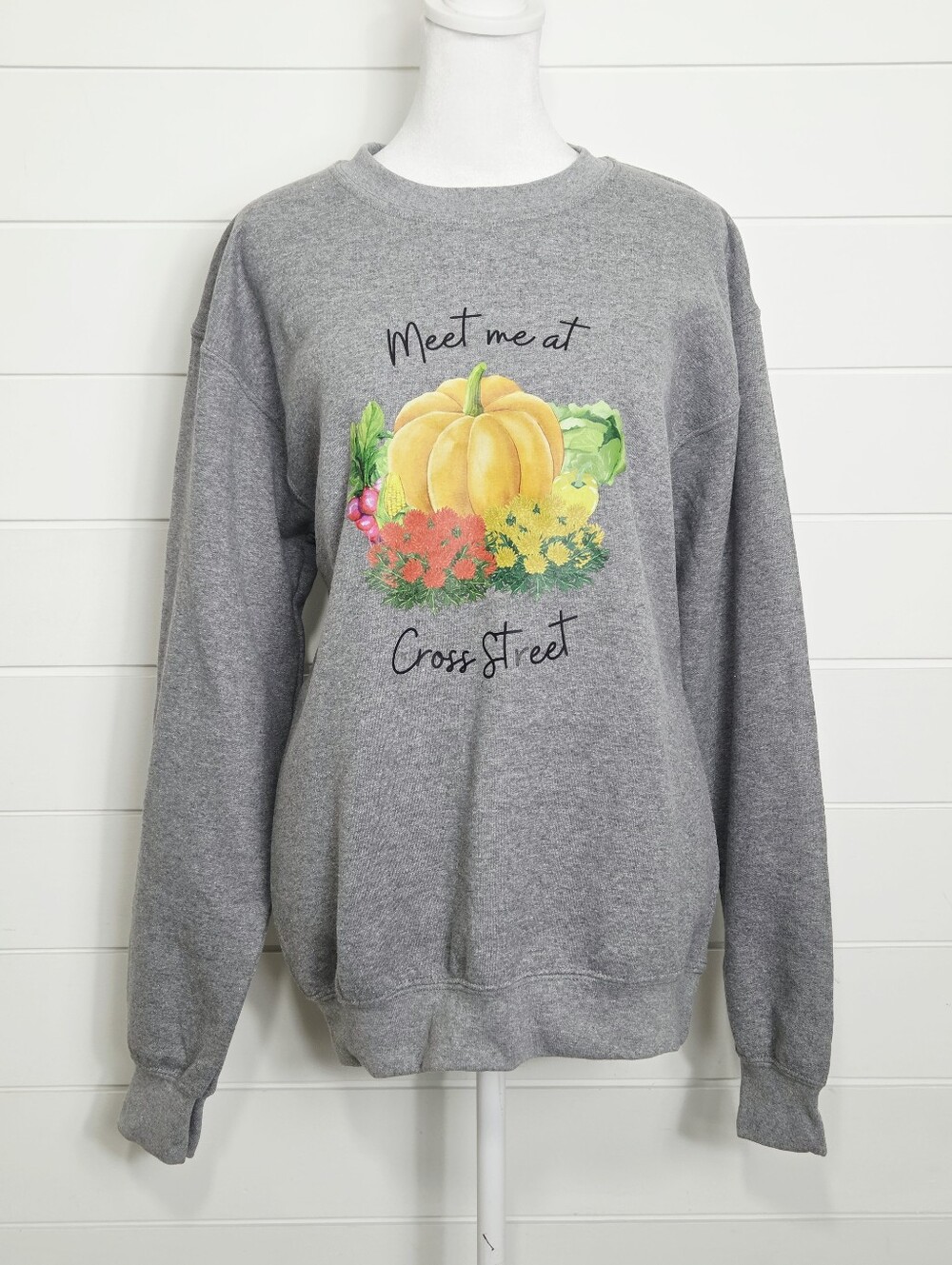 Ivory Bloom Gray Women's Crewneck Sweatshirt with Pumpkin Graphic Size S